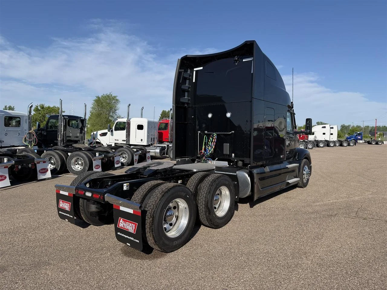 2027 Peterbilt 579 in Eau Claire, WI — photo 3
