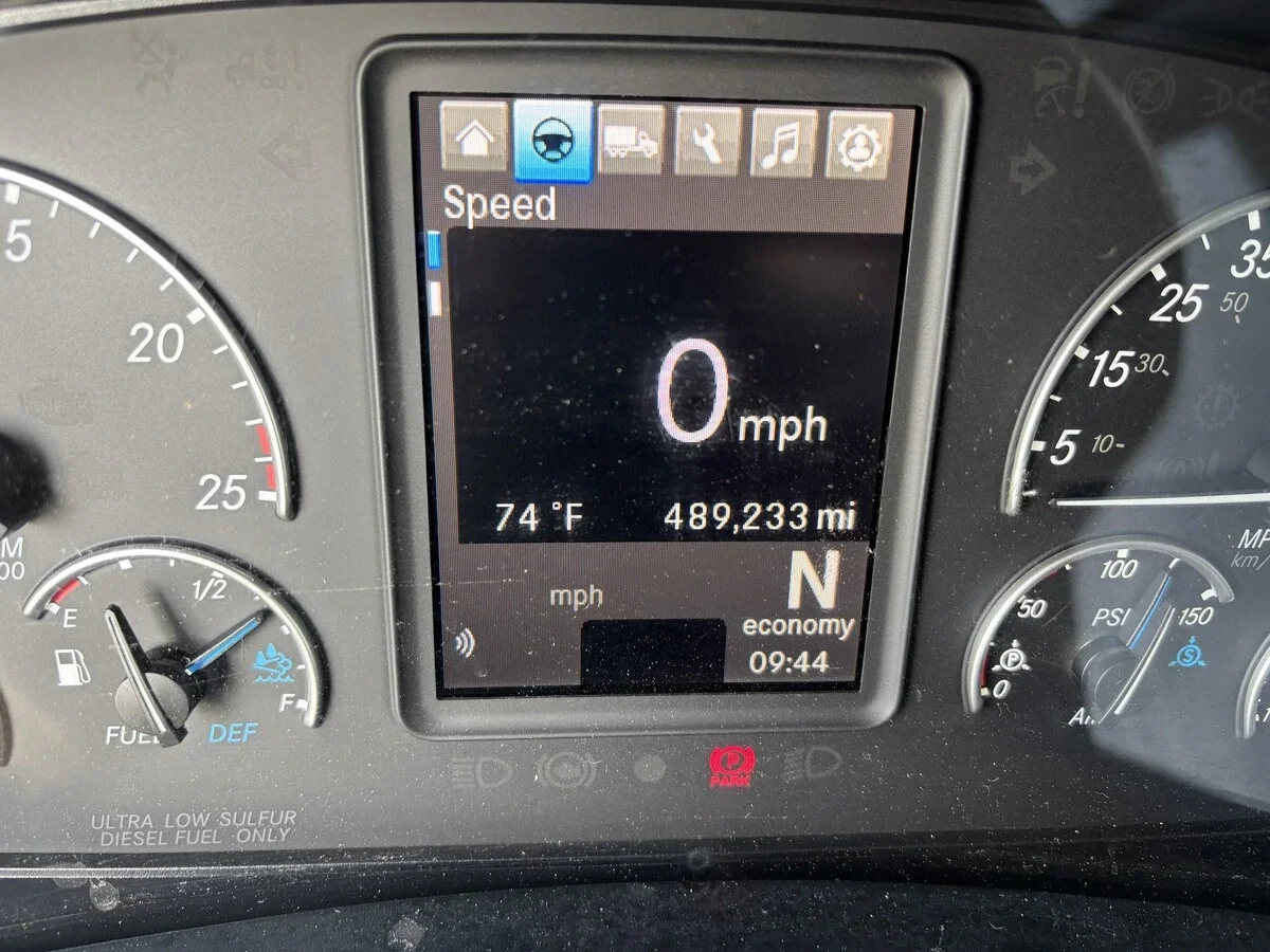 2024 Freightliner Cascadia - image 9