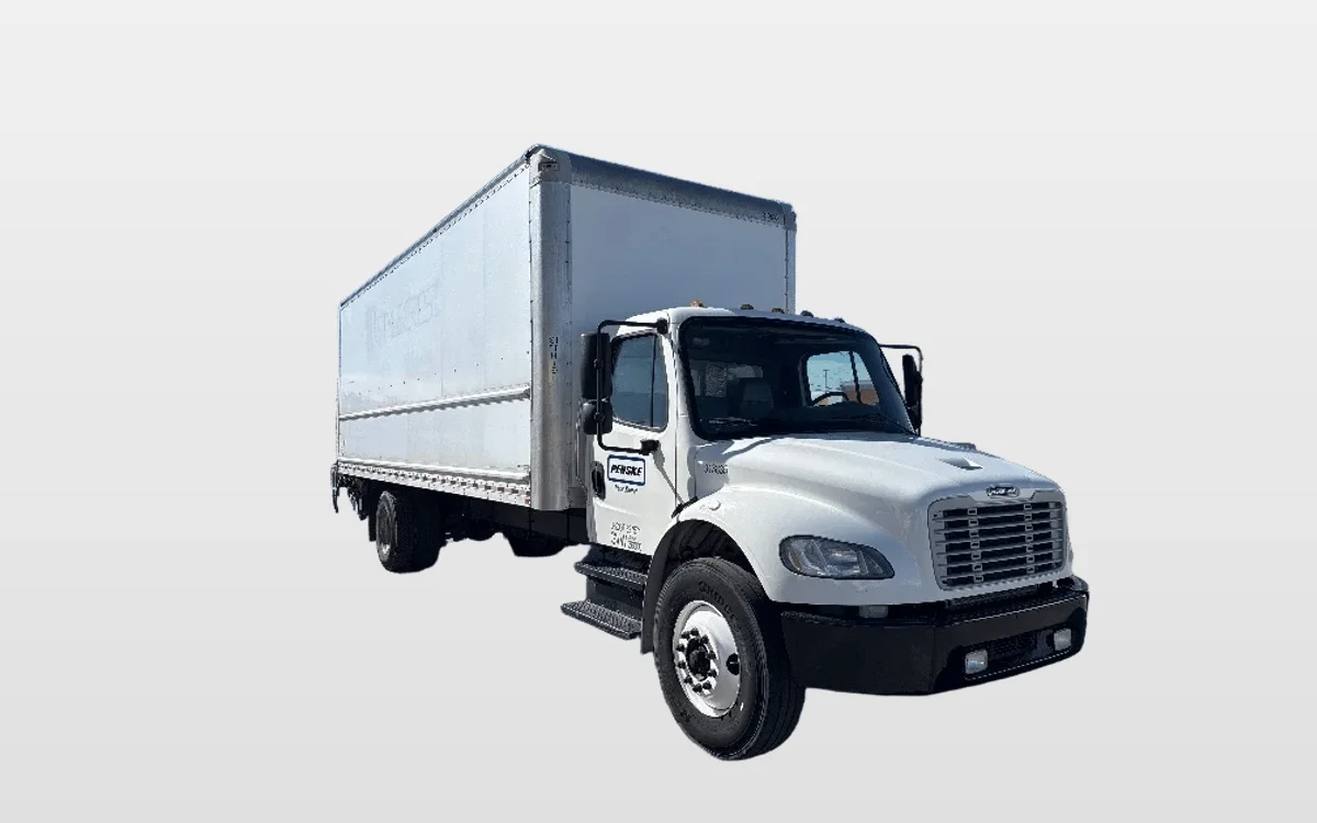 2018 Freightliner M2 106 - image 1