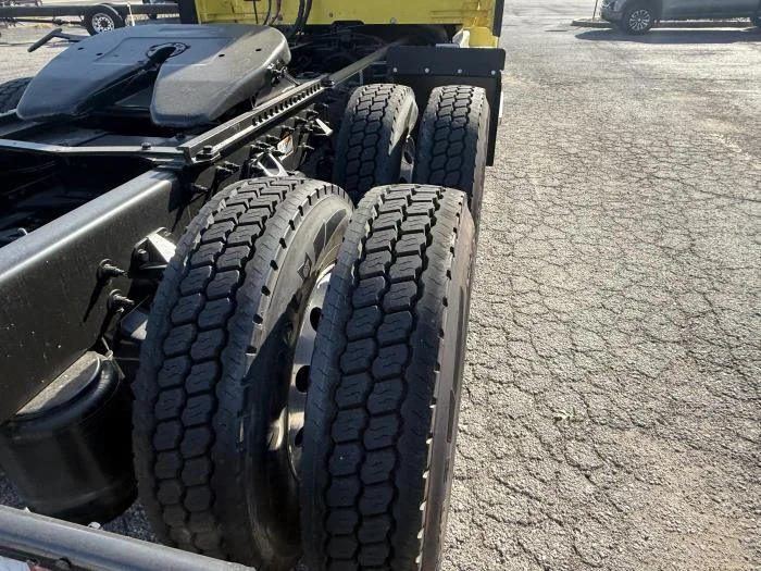 2021 Peterbilt 579 in Pontoon Beach, IL — photo 8