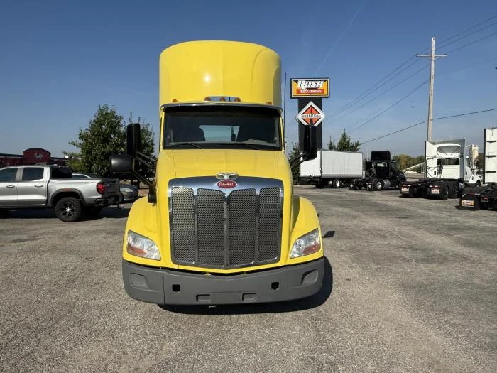2021 Peterbilt 579 in Pontoon Beach, IL — photo 12