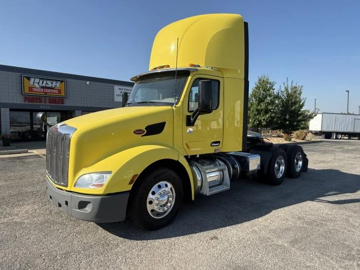 2021 Peterbilt 579 in Pontoon Beach, IL — photo 3