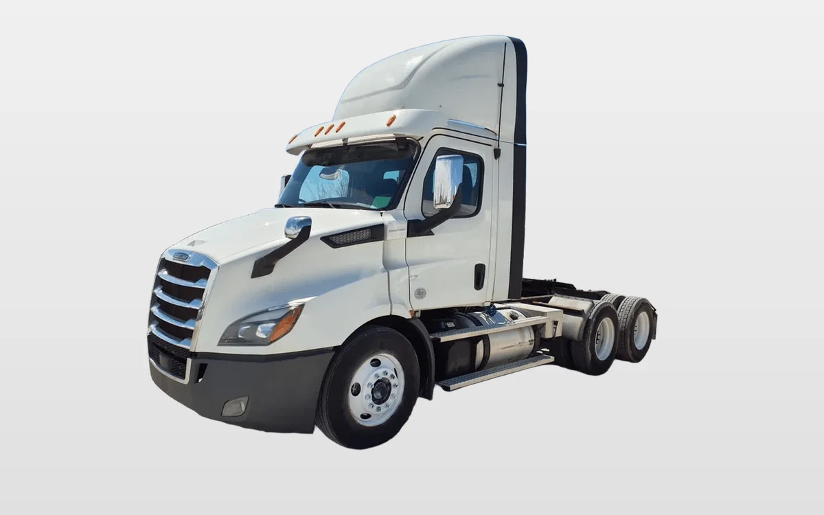 2020 Freightliner Cascadia - image 1