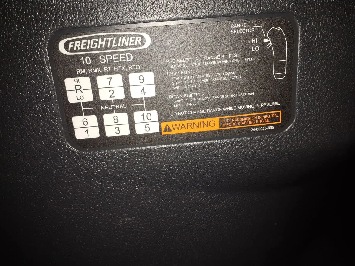 2020 Freightliner Cascadia - image 13