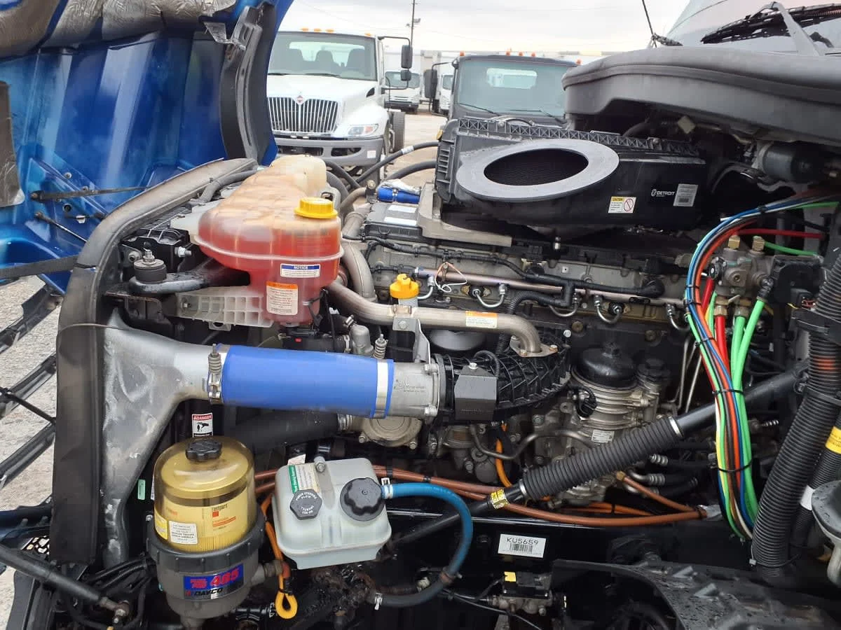 2020 Freightliner Cascadia - image 9