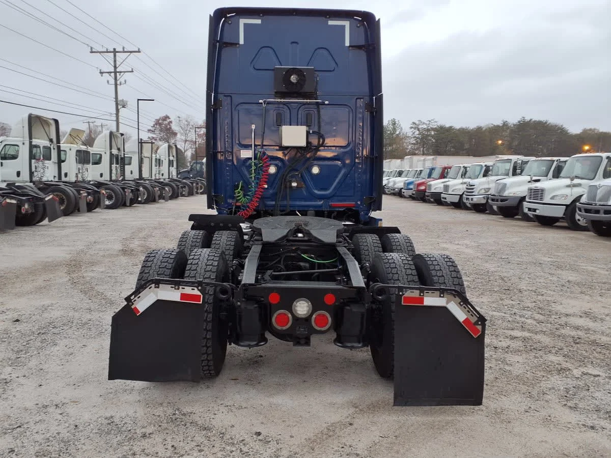 2020 Freightliner Cascadia - image 5