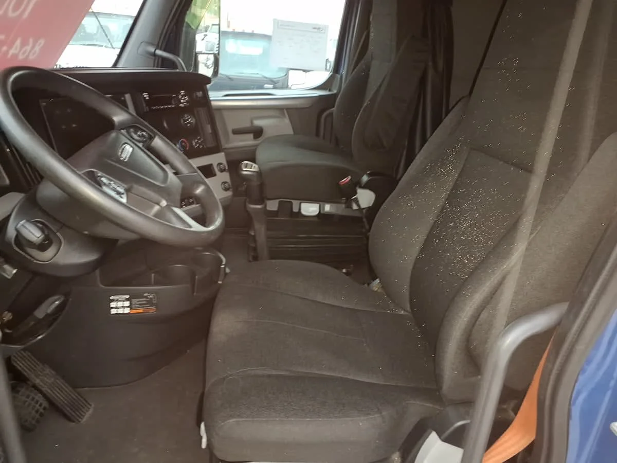 2020 Freightliner Cascadia - image 7