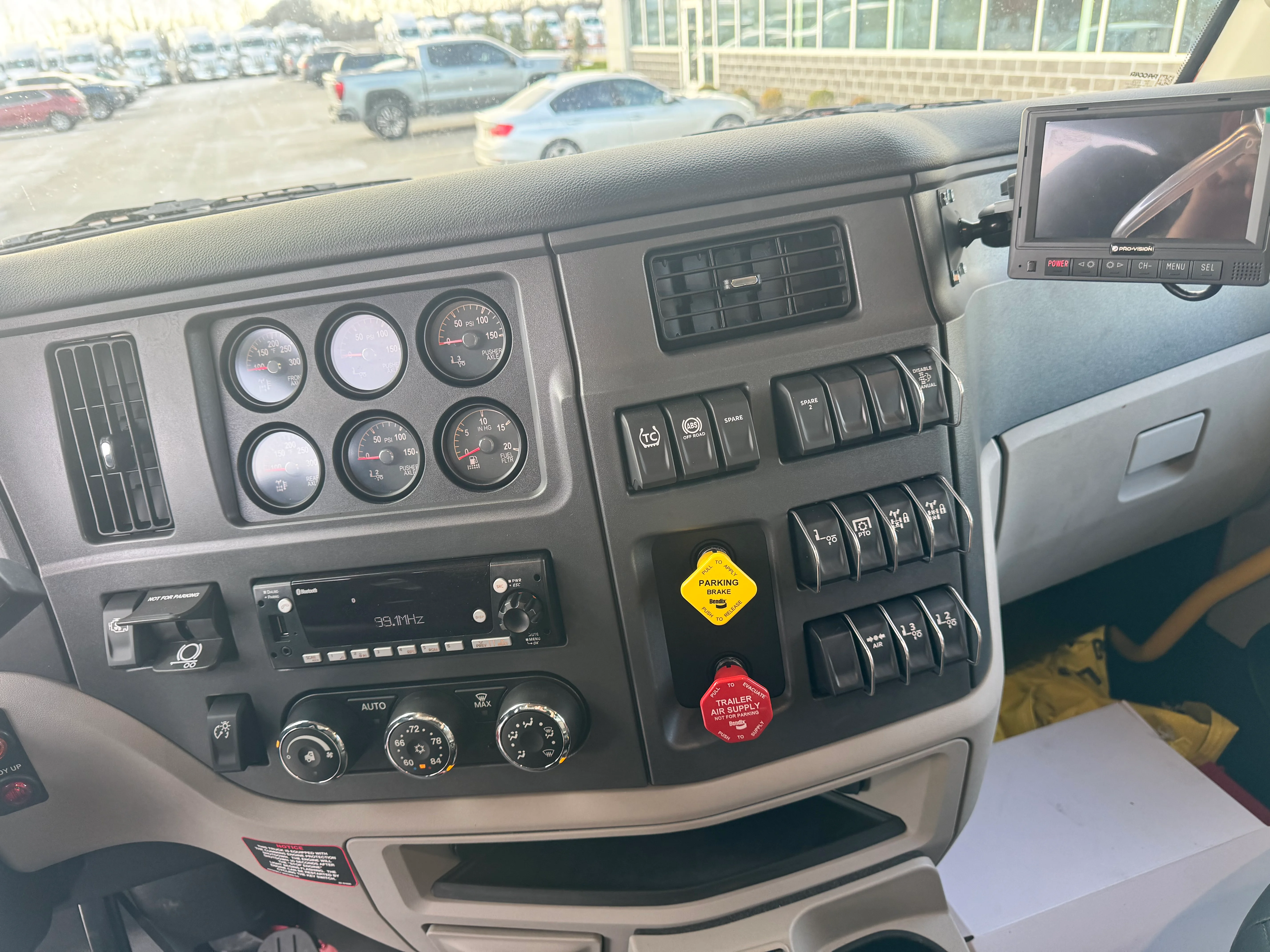 2026 Peterbilt 567 in Dayton, OH — photo 10