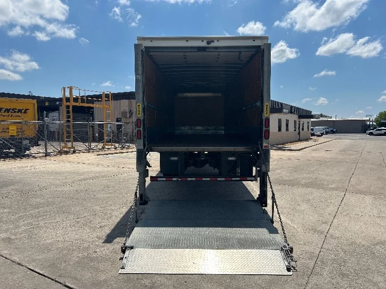 2020 Freightliner eM2 in Oklahoma City, OK — photo 9