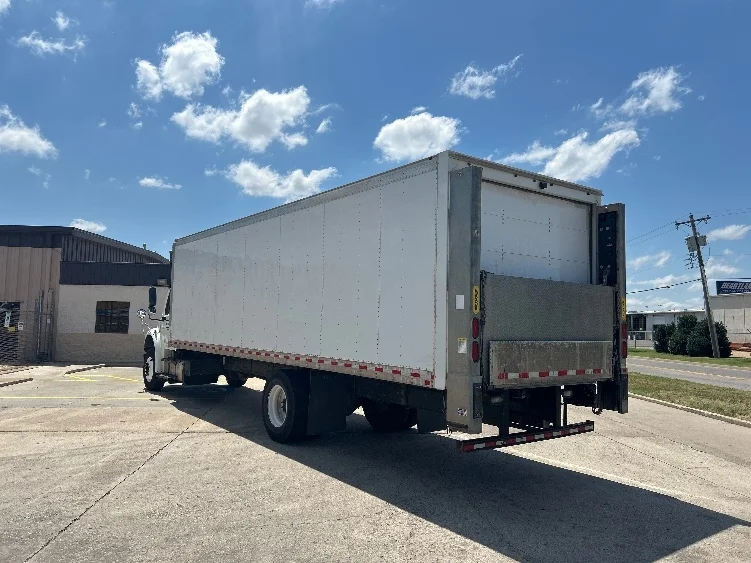 2020 Freightliner eM2 in Oklahoma City, OK — photo 6