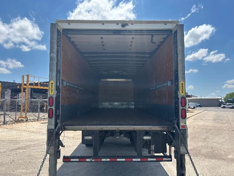 2020 Freightliner eM2 in Oklahoma City, OK — photo 8