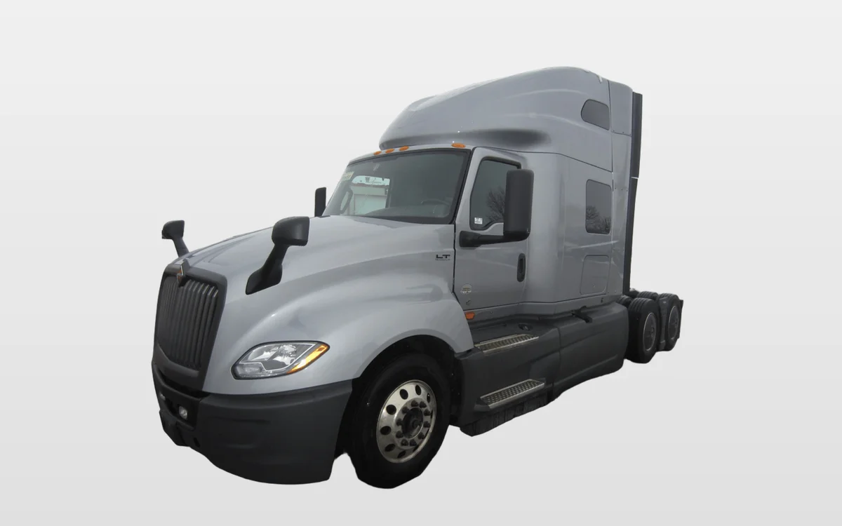 2022 International LT - image 1