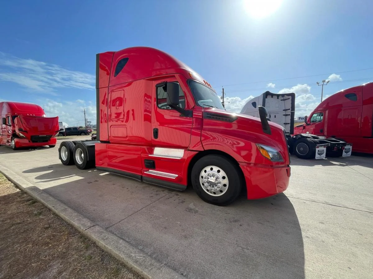 2023 Freightliner Cascadia