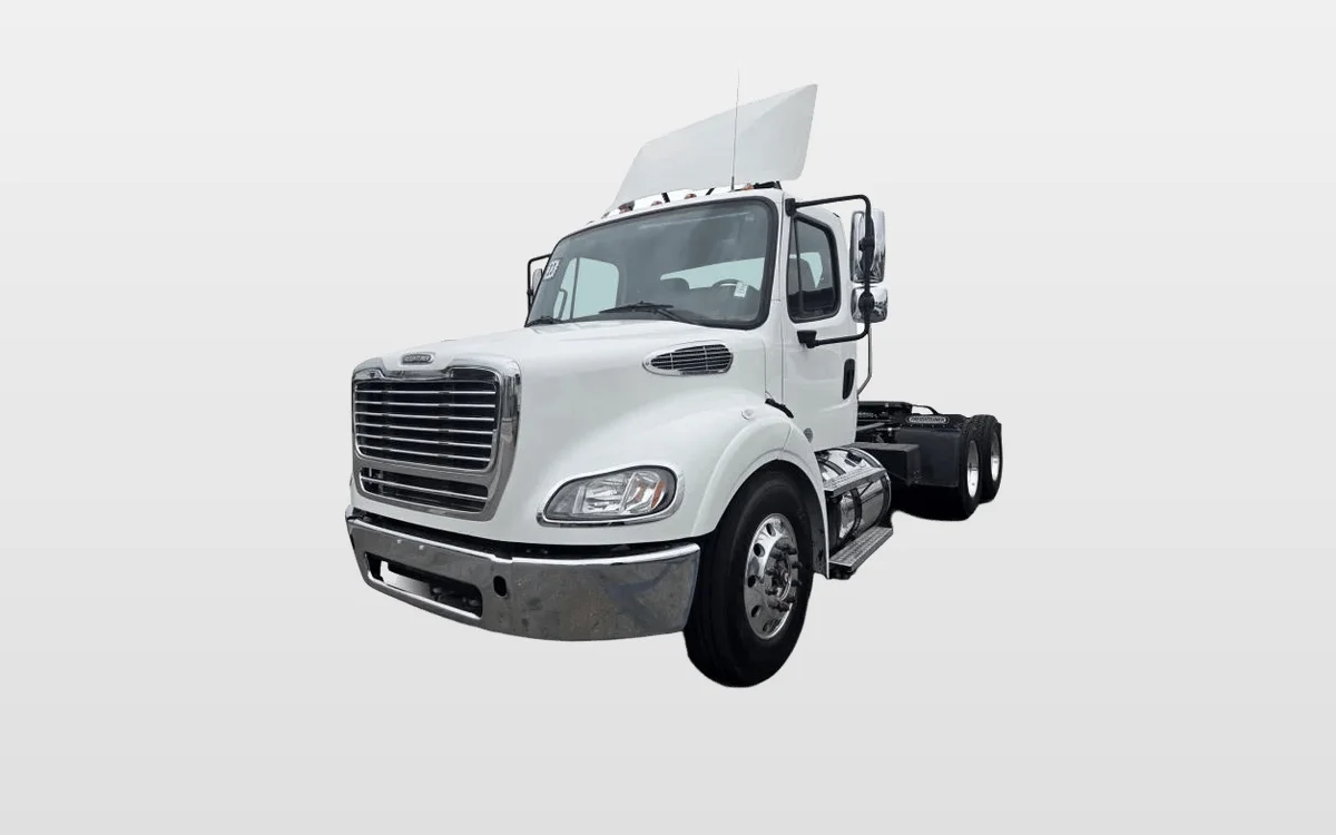 2023 Freightliner - image 1
