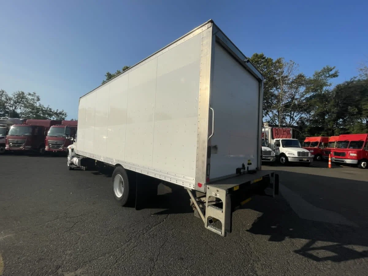 2018 International 4300 in Newark, NJ — photo 6