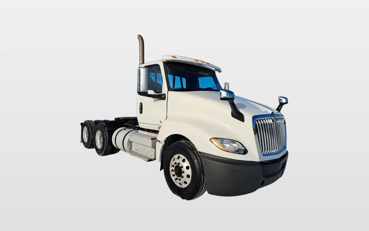 2020 International LT - image 1