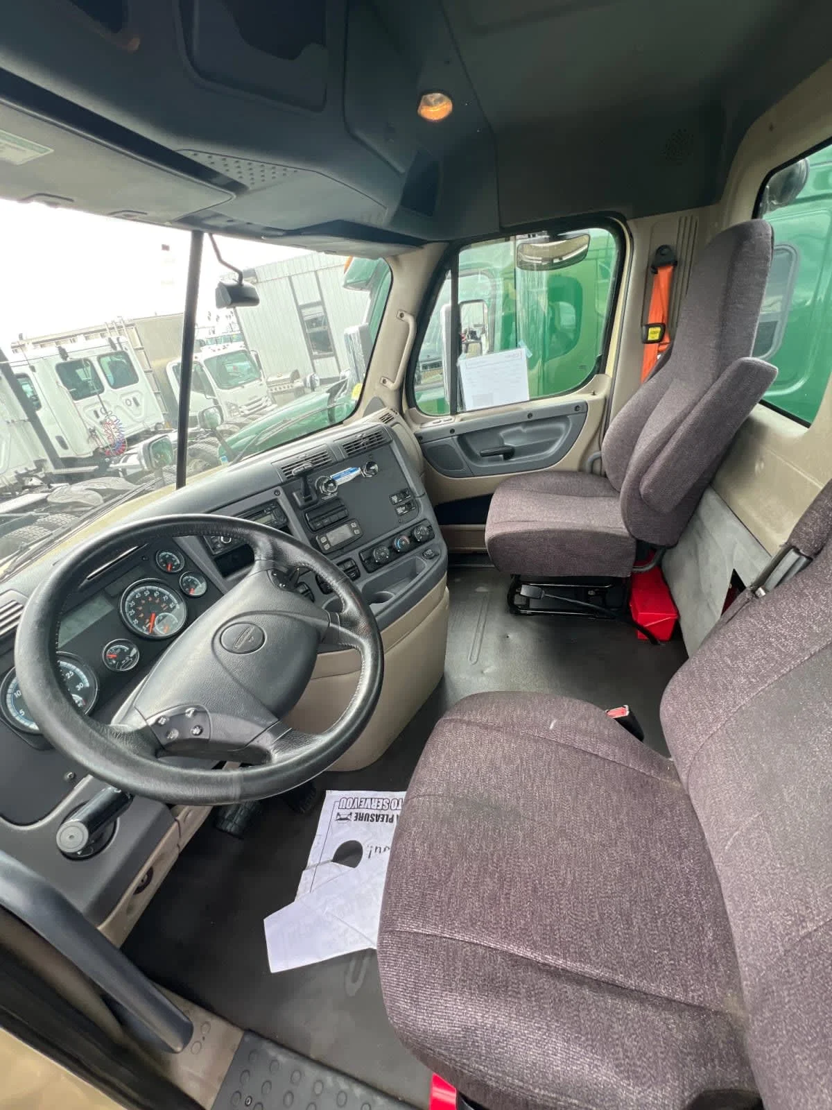 2016 Freightliner Cascadia in West Sacramento, CA — photo 7