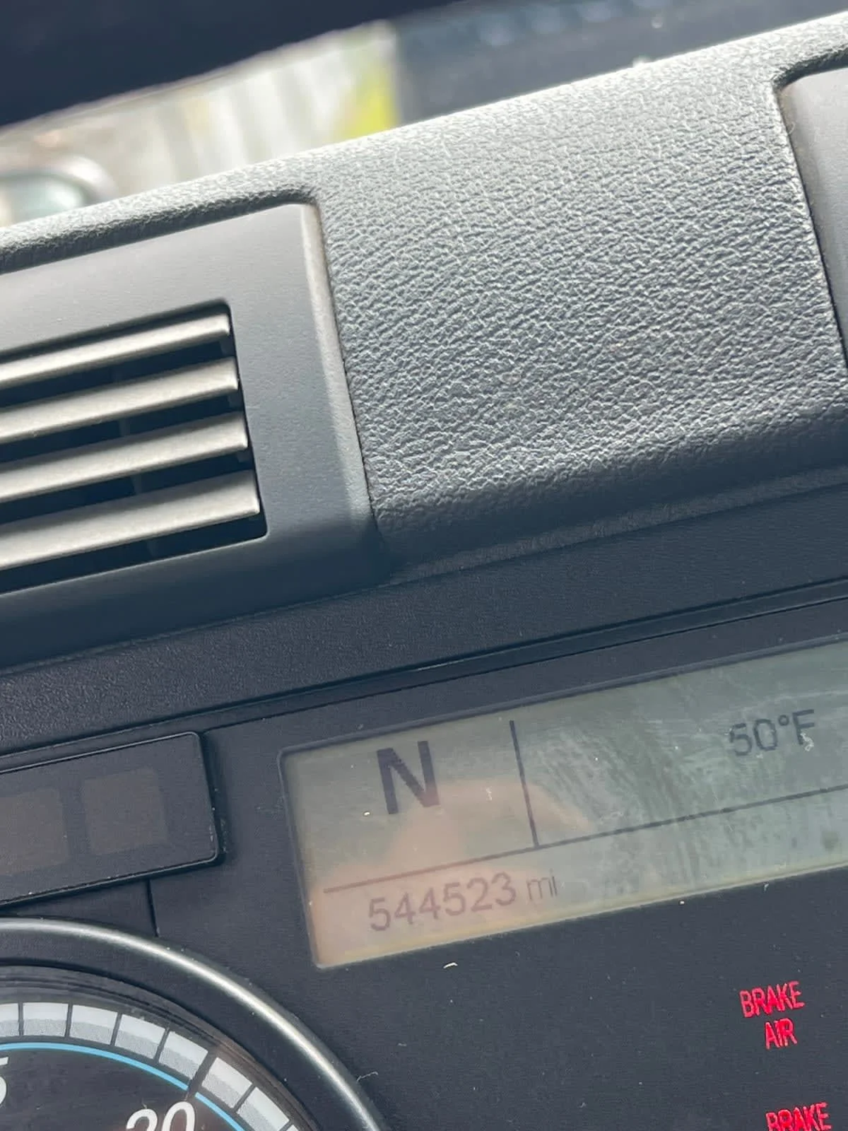 2016 Freightliner Cascadia - image 8