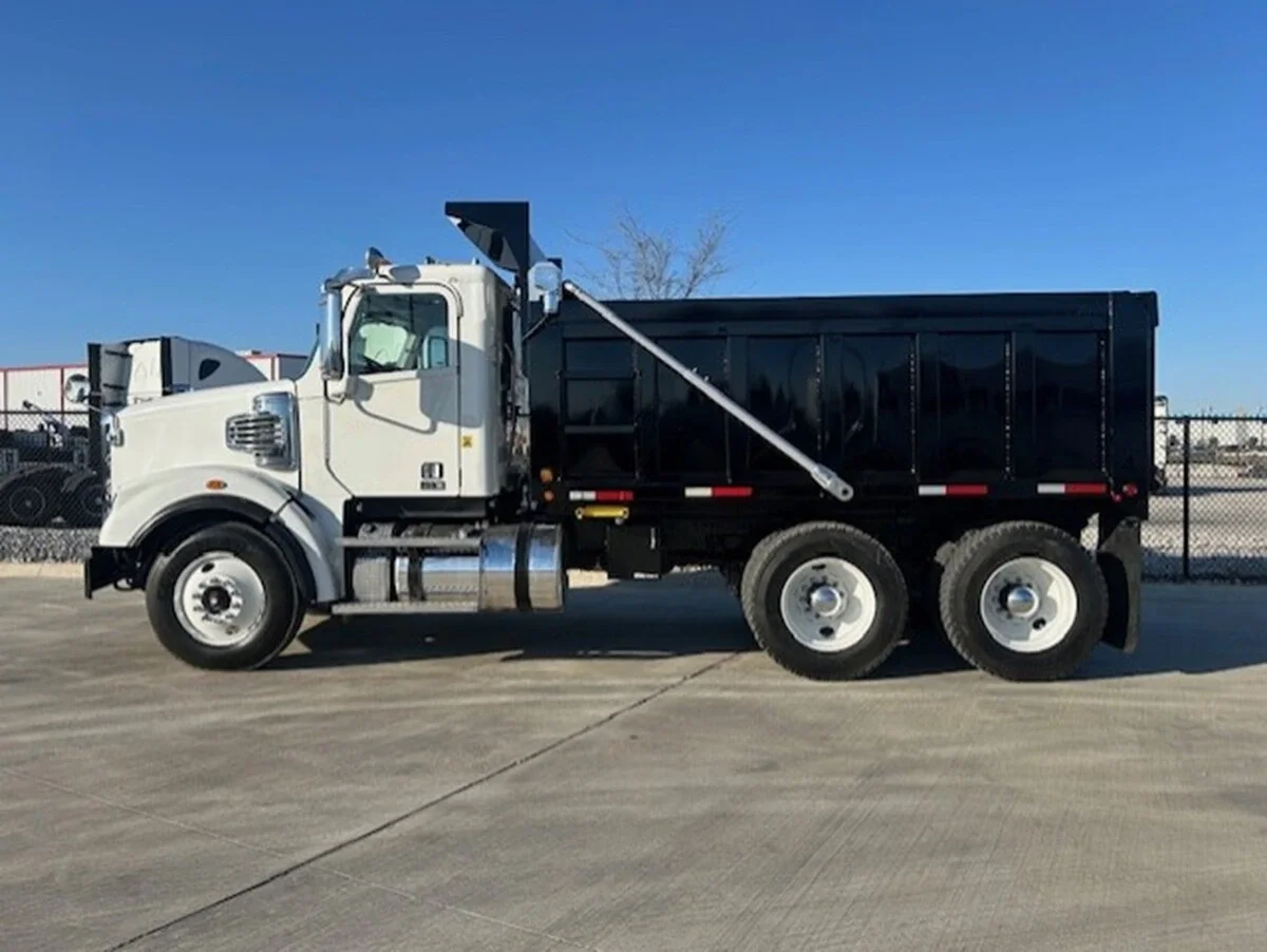 2021 Freightliner 122SD - image 2