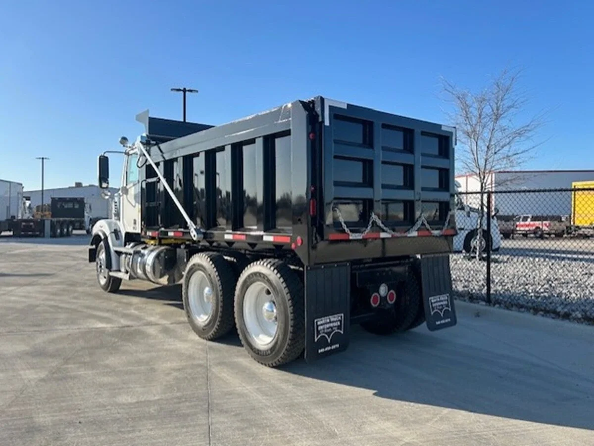 2021 Freightliner 122SD - image 3