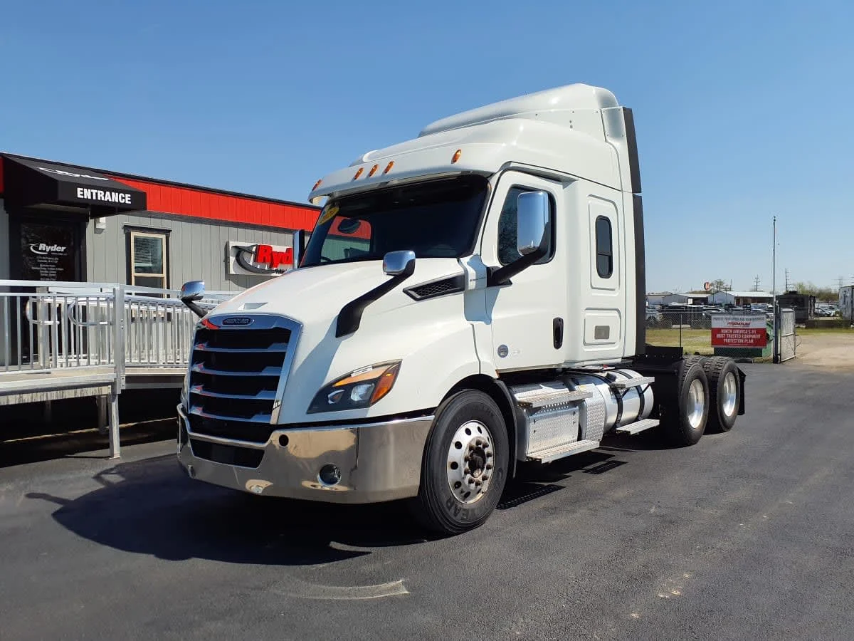 2020 Freightliner Cascadia in Clarksville, IN