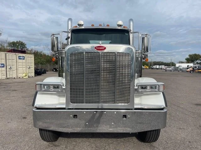 2026 Peterbilt 589 in Tampa, FL — photo 8