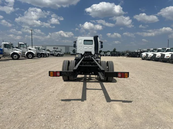 2025 Peterbilt 220EV - image 7