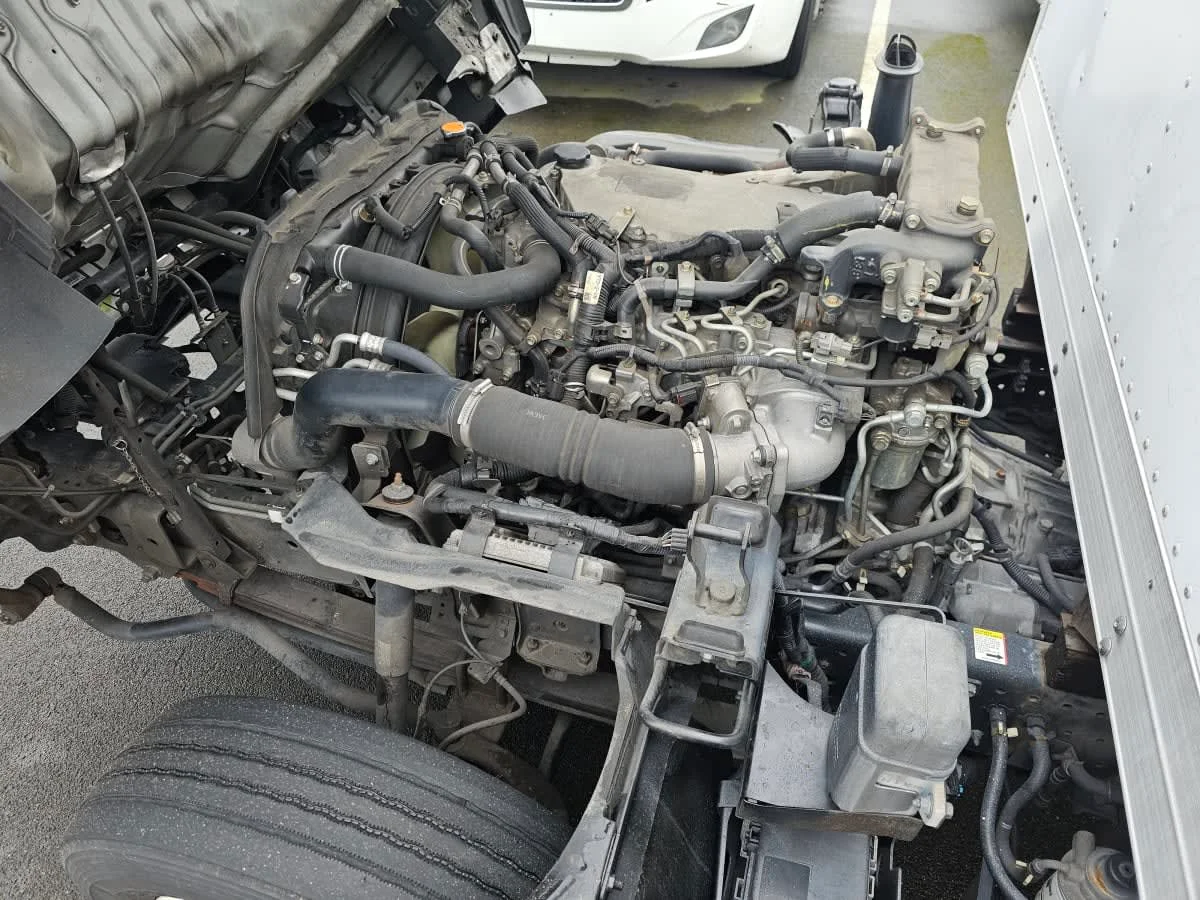 2018 Isuzu NRR in Tacoma, WA — photo 9