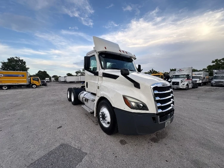 2019 Freightliner Cascadia in Pompano Beach, FL