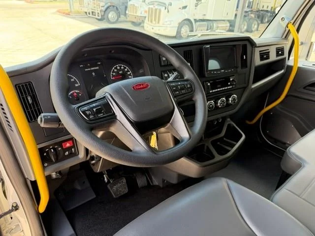 2025 Peterbilt 536 — photo 12