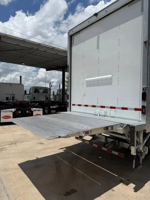 2025 Peterbilt 536 — photo 20