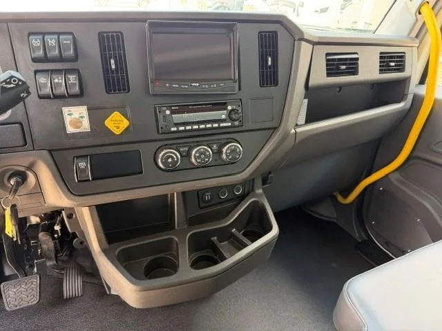 2025 Peterbilt 536 — photo 13