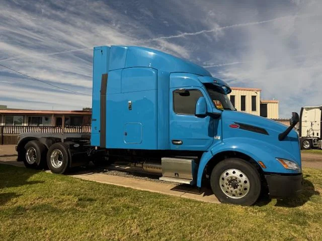 2025 Peterbilt 579 - image 4