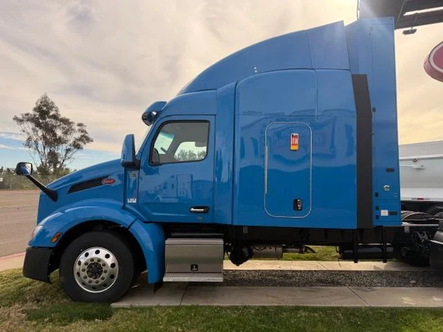 2025 Peterbilt 579 - image 7