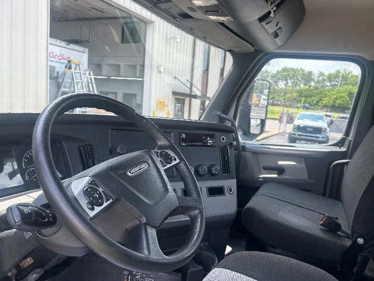 2020 Freightliner Cascadia in Nashville (Mount Juliet), TN — photo 10