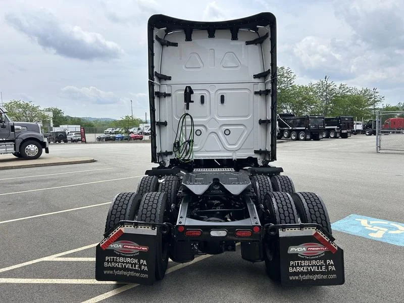 2026 Freightliner Cascadia - image 4