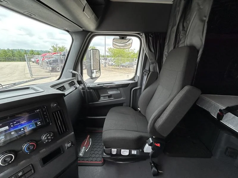 2026 Freightliner Cascadia - image 16