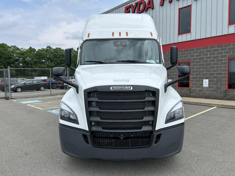 2026 Freightliner Cascadia - image 9