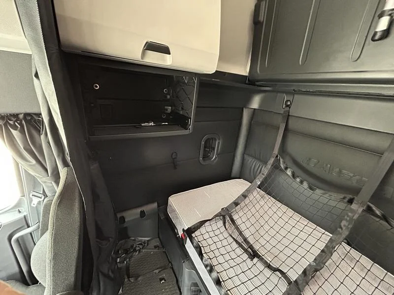 2026 Freightliner Cascadia - image 17