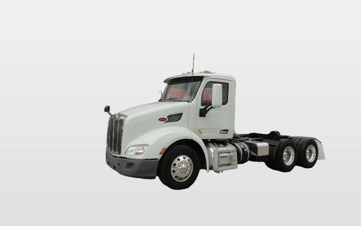 2021 Peterbilt 579 - image 1