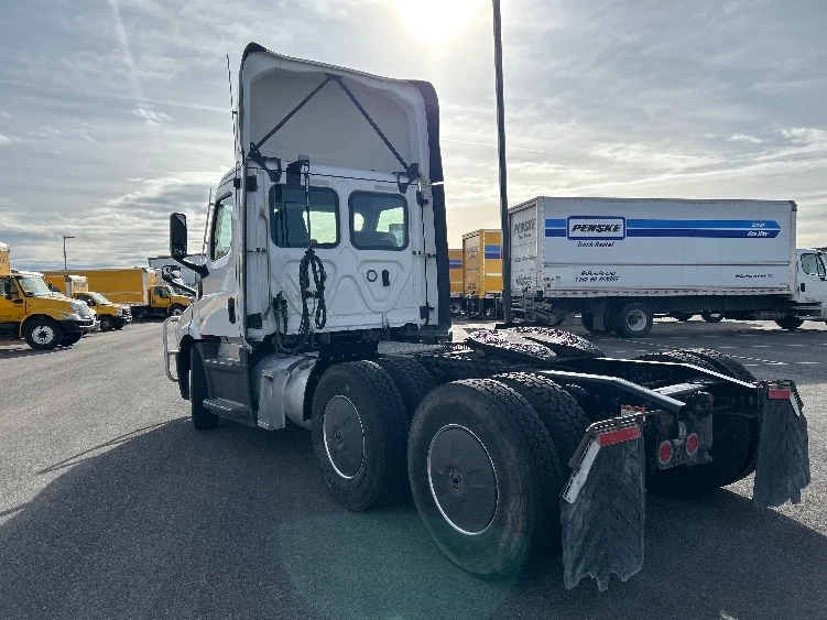 2021 Freightliner Cascadia in Idaho Falls, ID — photo 5