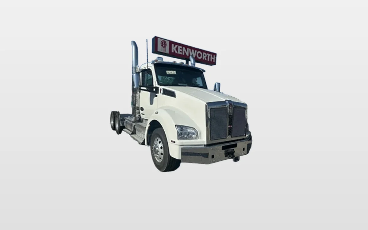2026 Kenworth T880 - image 1