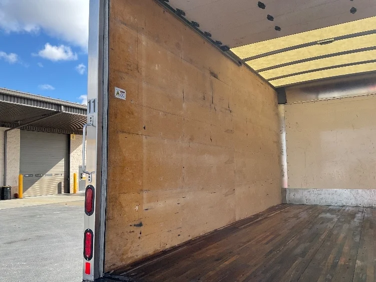 2022 Isuzu - image 10