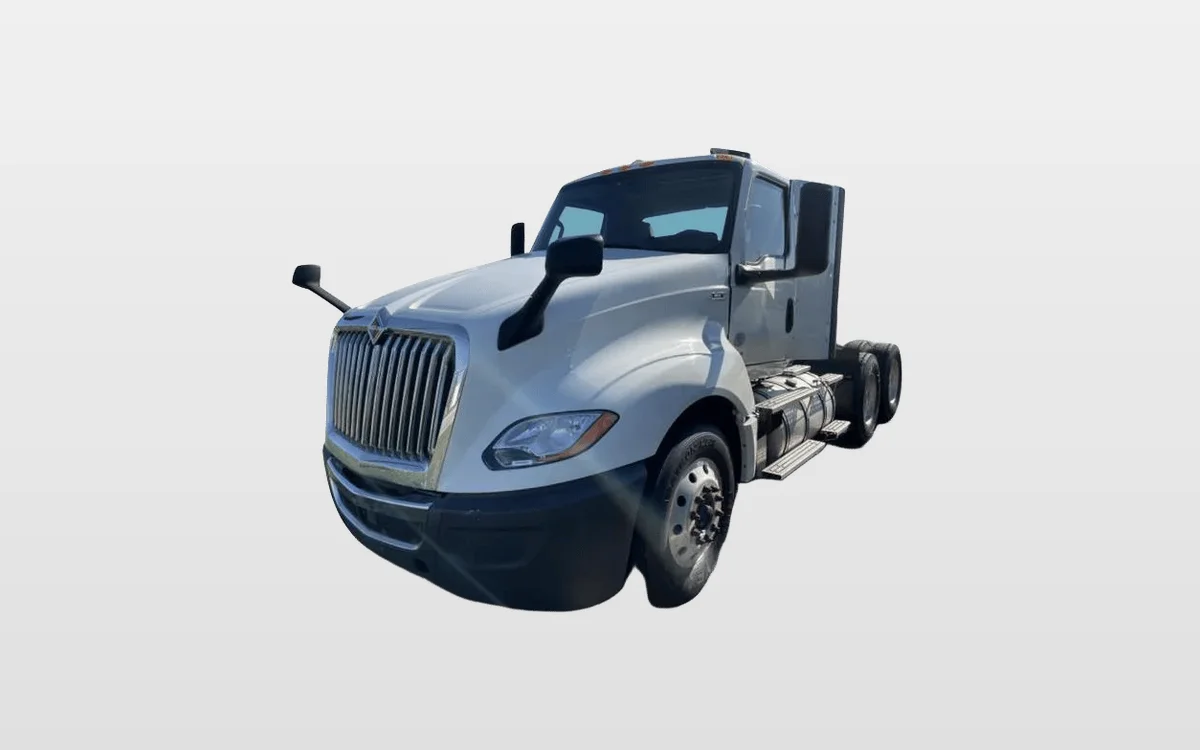 2022 International LT - image 1