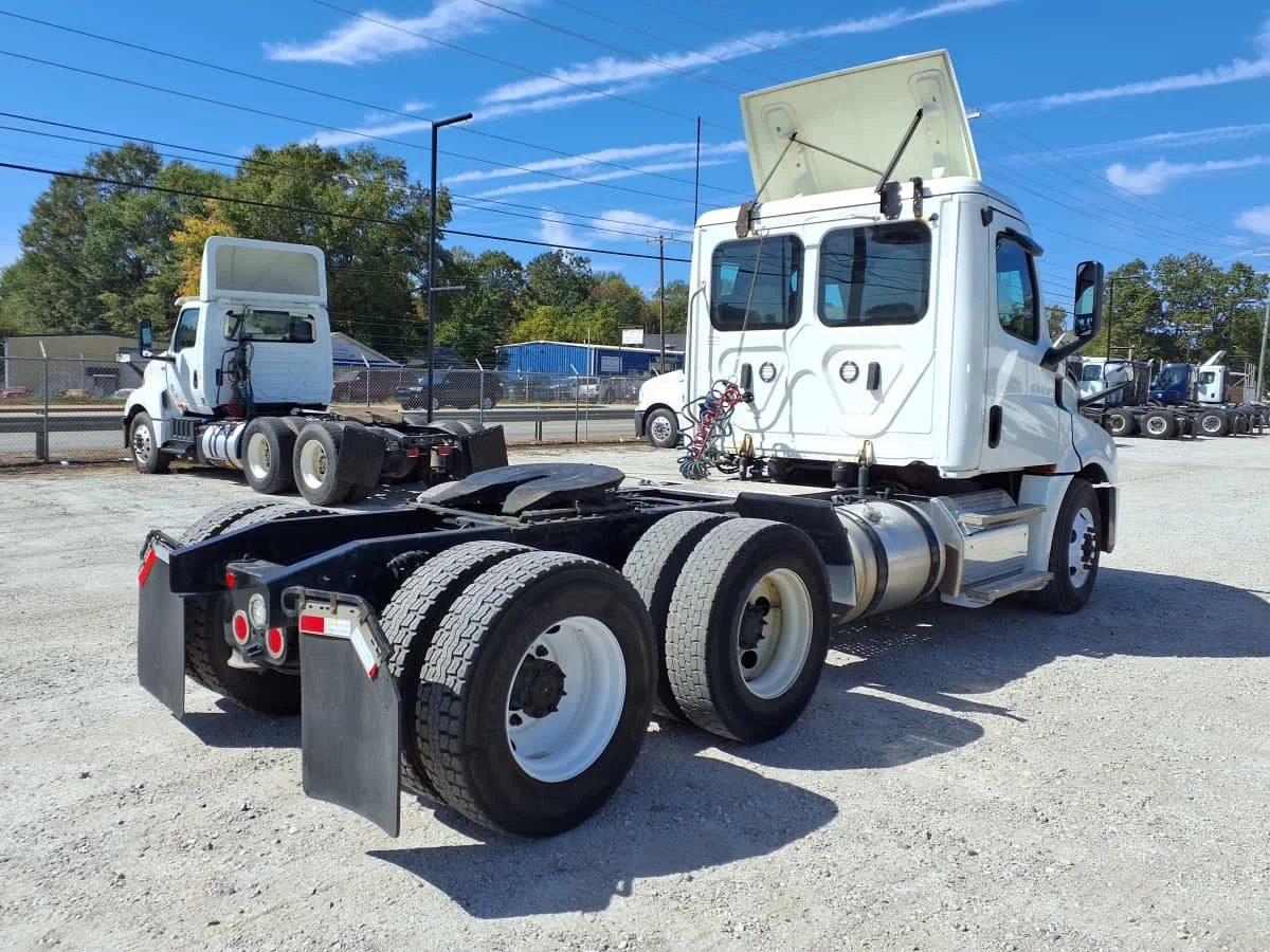 2019 Freightliner Cascadia in Greenville, SC — photo 4