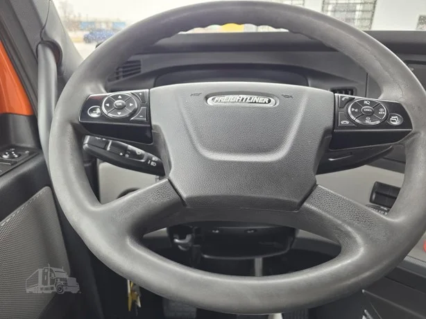 2019 Freightliner Cascadia - image 33