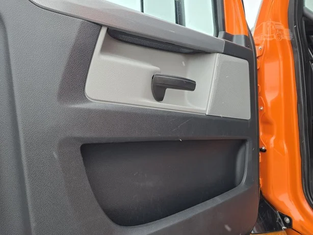 2019 Freightliner Cascadia - image 28