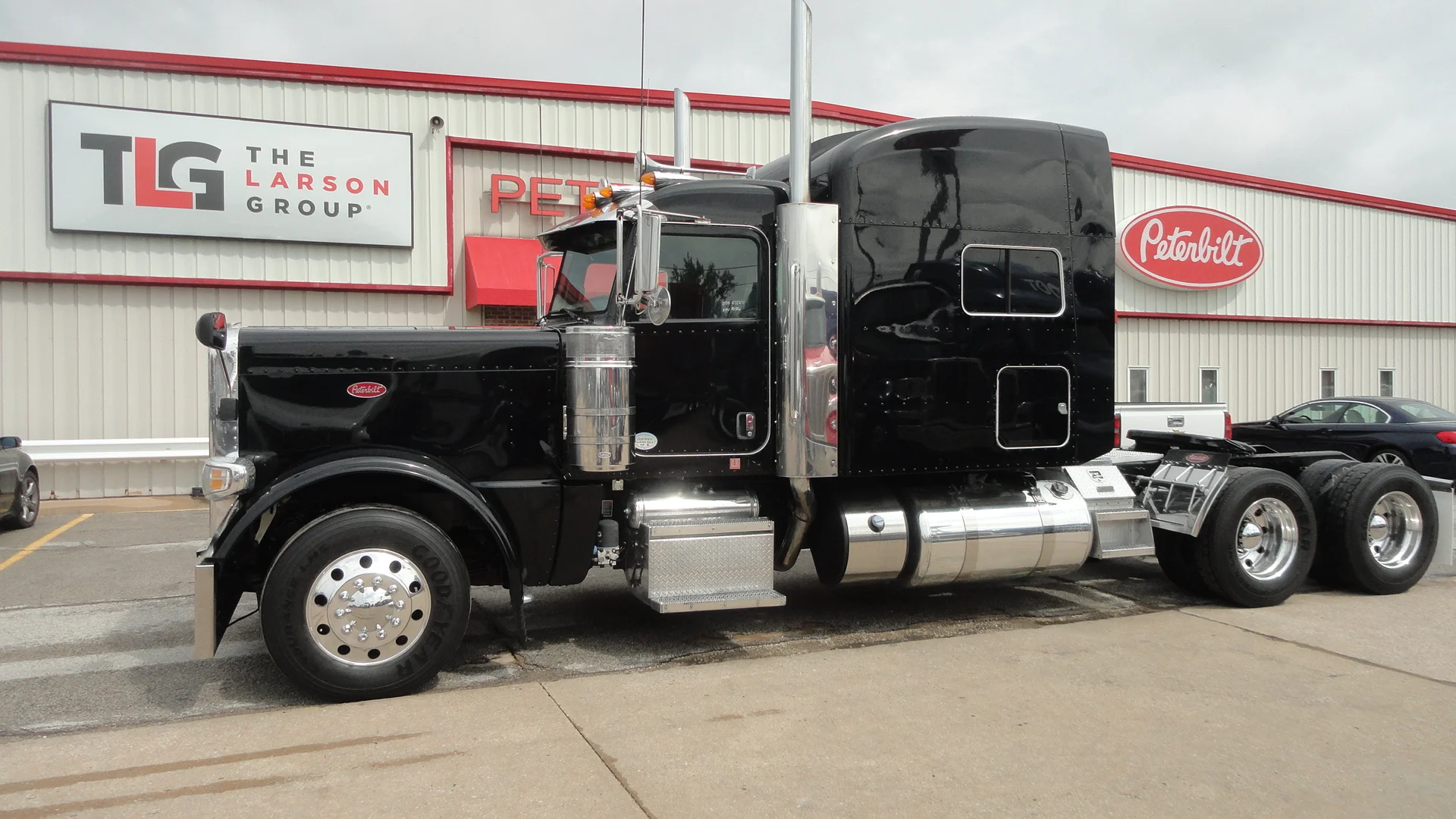 2017 Peterbilt 389 in Sikeston, MO