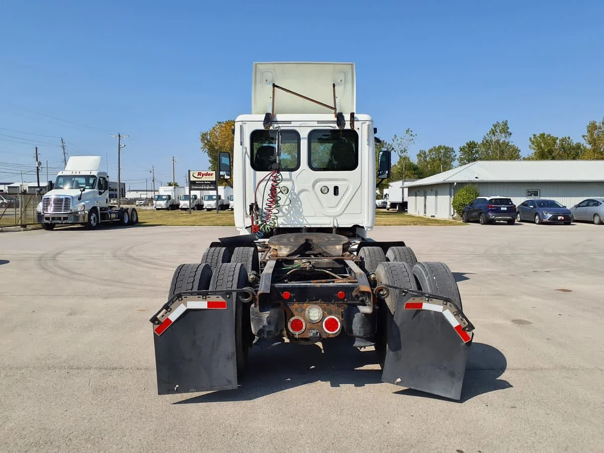 2018 Freightliner Cascadia in Indianapolis, IN — photo 5