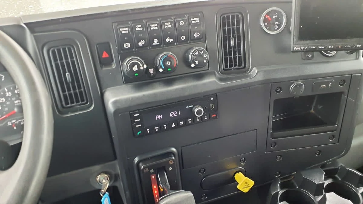 2022 International MV in Springfield, MA — photo 7